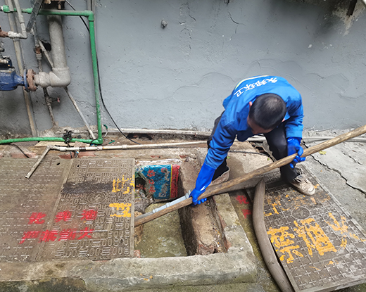 堆龙德庆清掏化粪池